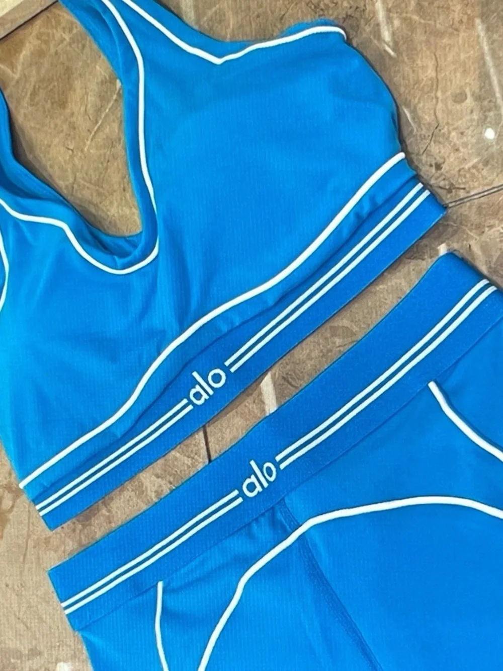 ALO Yoga Blue Leggings and Bra Set